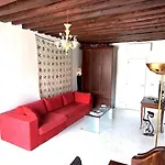 Elisabeth Waterfront Apartment